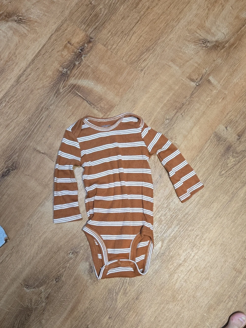 ☀️Carters 6 Mth Lot Of 4
